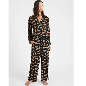 Banana Republic Satin Pajama Set in Animal Floral, sz Small